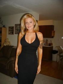 Amateur mature woman shows